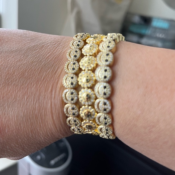“SOLD” Lisa Goslan Happy Face Bracelet (Brand New) - Picture 4 of 5